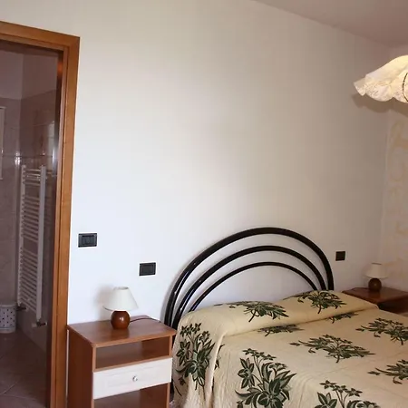 Sleeps 4 Сан-Феличано